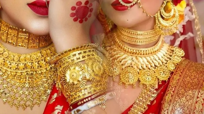 দেশের বাজারে আবার কমলো স্বর্ণ-রুপার দাম