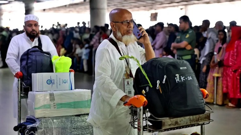 হজ পালন শেষে দেশে ফিরেছেন ৫৬ হাজার ৮৬৮ হাজি
