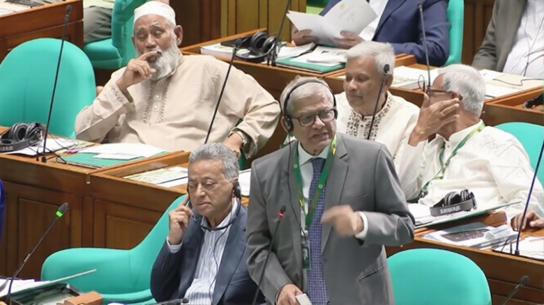 প্রধানমন্ত্রীর সফরকে ‘অভূতপূর্ব সাফল্য’ অভিহিত করে সংসদে প্রস্তাব