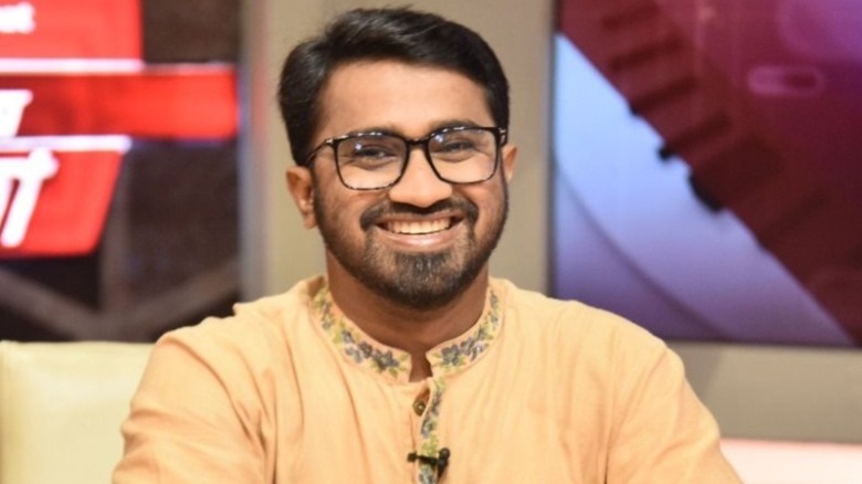 সচিব পদমর্যাদায় প্রধানমন্ত্রীর রাজনৈতিক সহকারী হলে...
