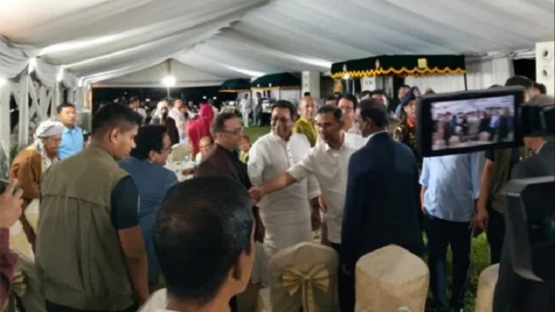 যুগপৎ আন্দোলনের শরিক নেতাদের সঙ্গে প্রধানমন্ত্রীর শুভেচ্ছা বিনিময়