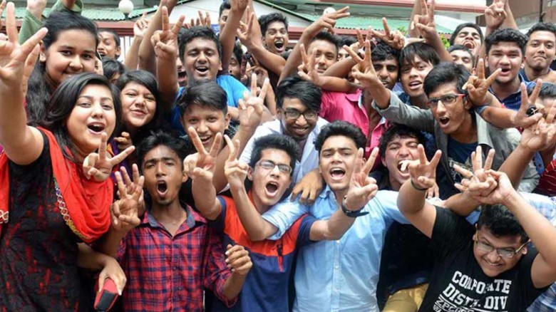 এসএসসি-সমমানে পাসের হার ১৯ বছরের মধ্যে সর্বনিম্ন