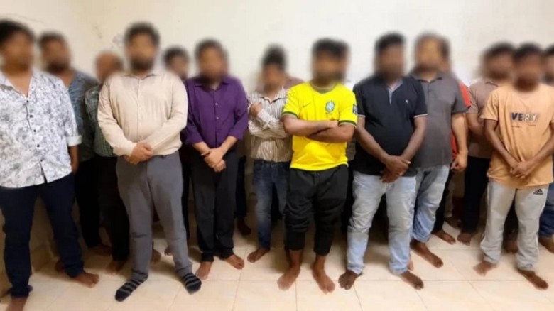 গুলশানে স্পা সেন্টারে অসামাজিক কর্মকাণ্ডের অভিযোগে ৫৪ নারী-পুরুষ গ্রেপ্তার