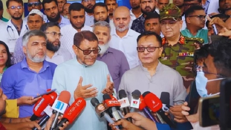 হাসপাতাল দালালমুক্ত করার ঘোষণা স্বাস্থ্যমন্ত্রীর...