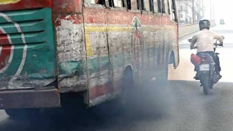 রাজধানীতে কালো ধোঁয়ার গাড়ি দেখলেই ব্যবস্থা...