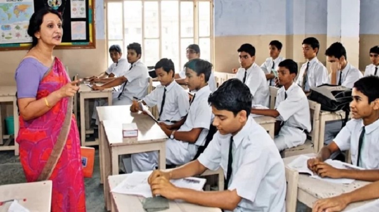 একযোগে ২৪৩ সহকারী শিক্ষকের চাকরি স্থায়ী