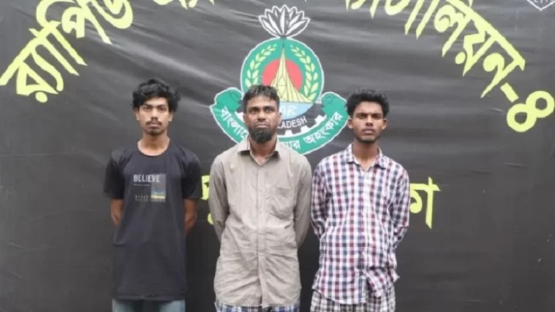 মাতাল অবস্থায় গুলি করেন স্বামী নিজেই, অস্ত্র লুকাতে দেন ছেলেকে